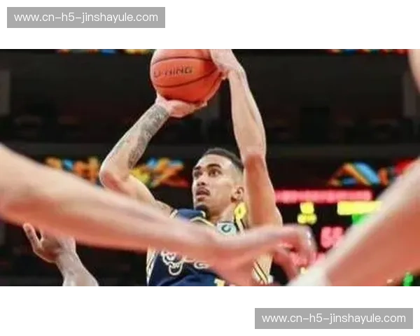 巅峰对决，谁主沉浮？广东队vs上海，一场篮球盛宴的恩怨情仇